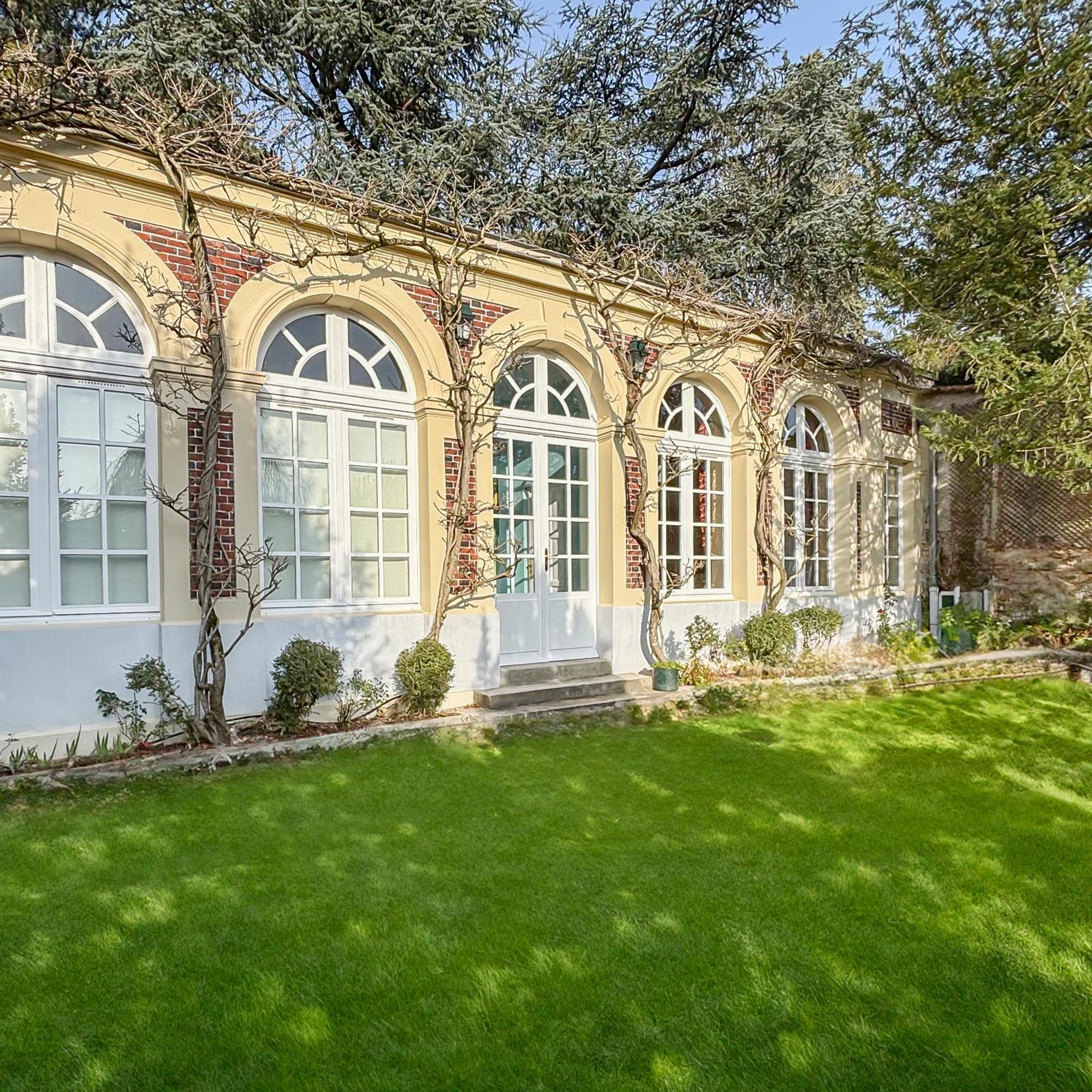 L'Orangerie White Palacio ベルサイユ エクステリア 写真